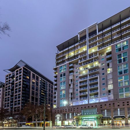 Oaks Adelaide Embassy Suites 外观 照片