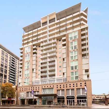 Oaks Adelaide Embassy Suites 外观 照片