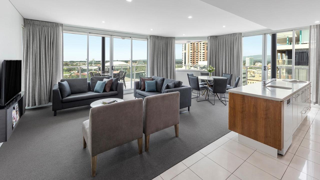 Oaks Adelaide Embassy Suites 外观 照片