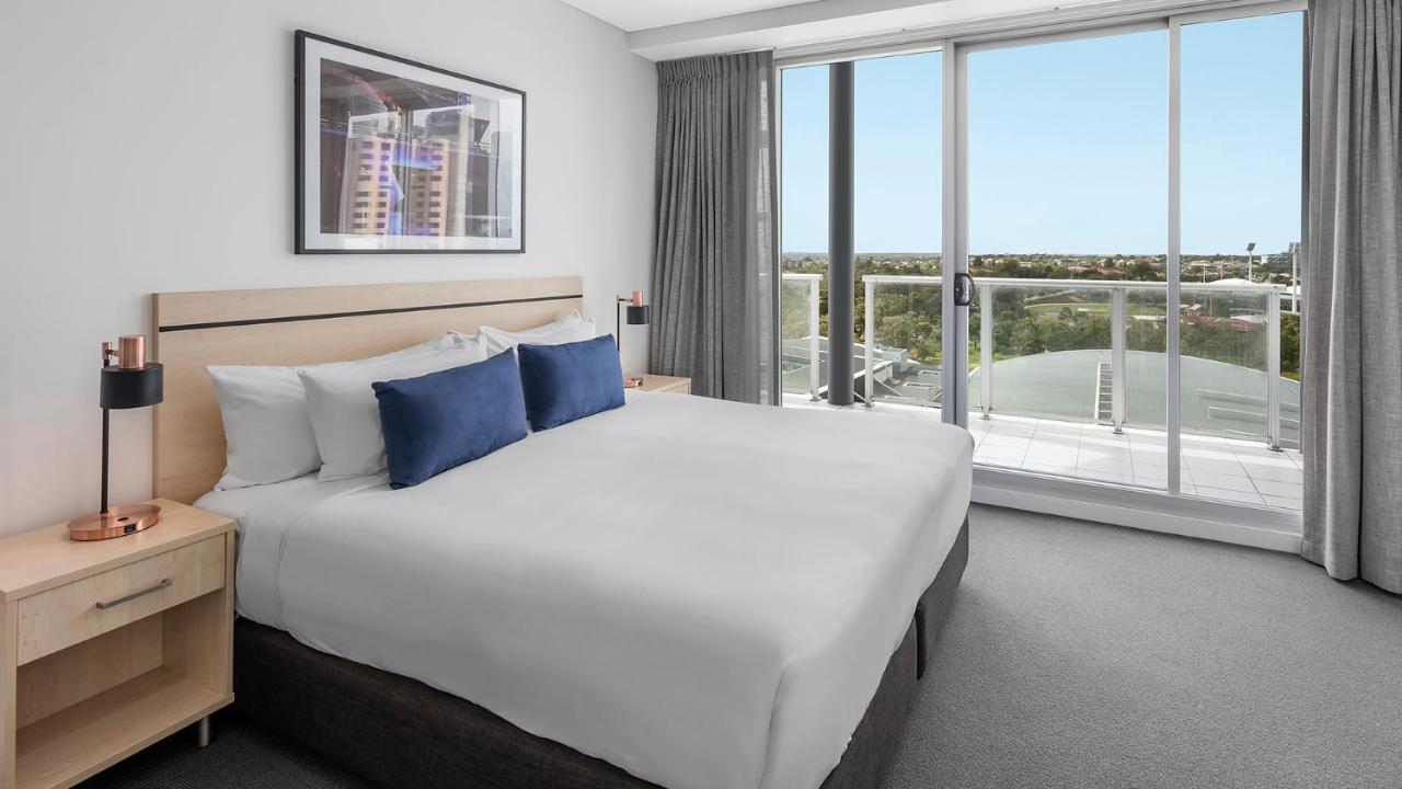 Oaks Adelaide Embassy Suites 外观 照片