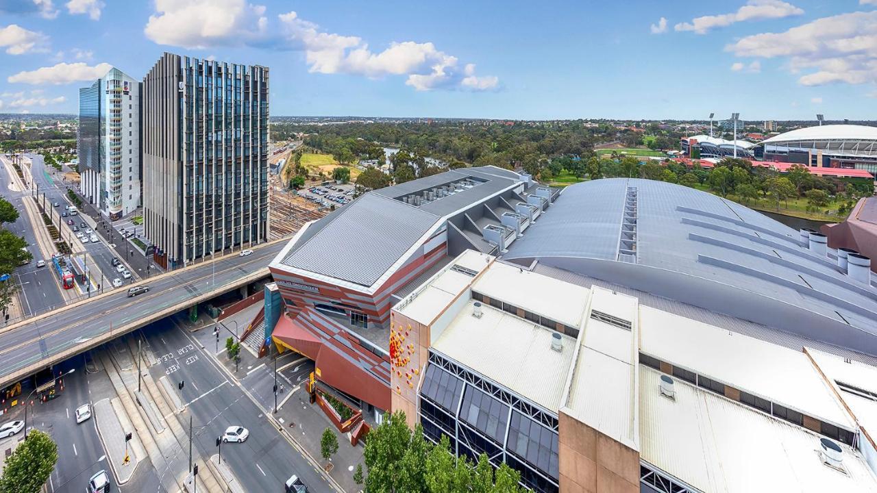 Oaks Adelaide Embassy Suites 外观 照片