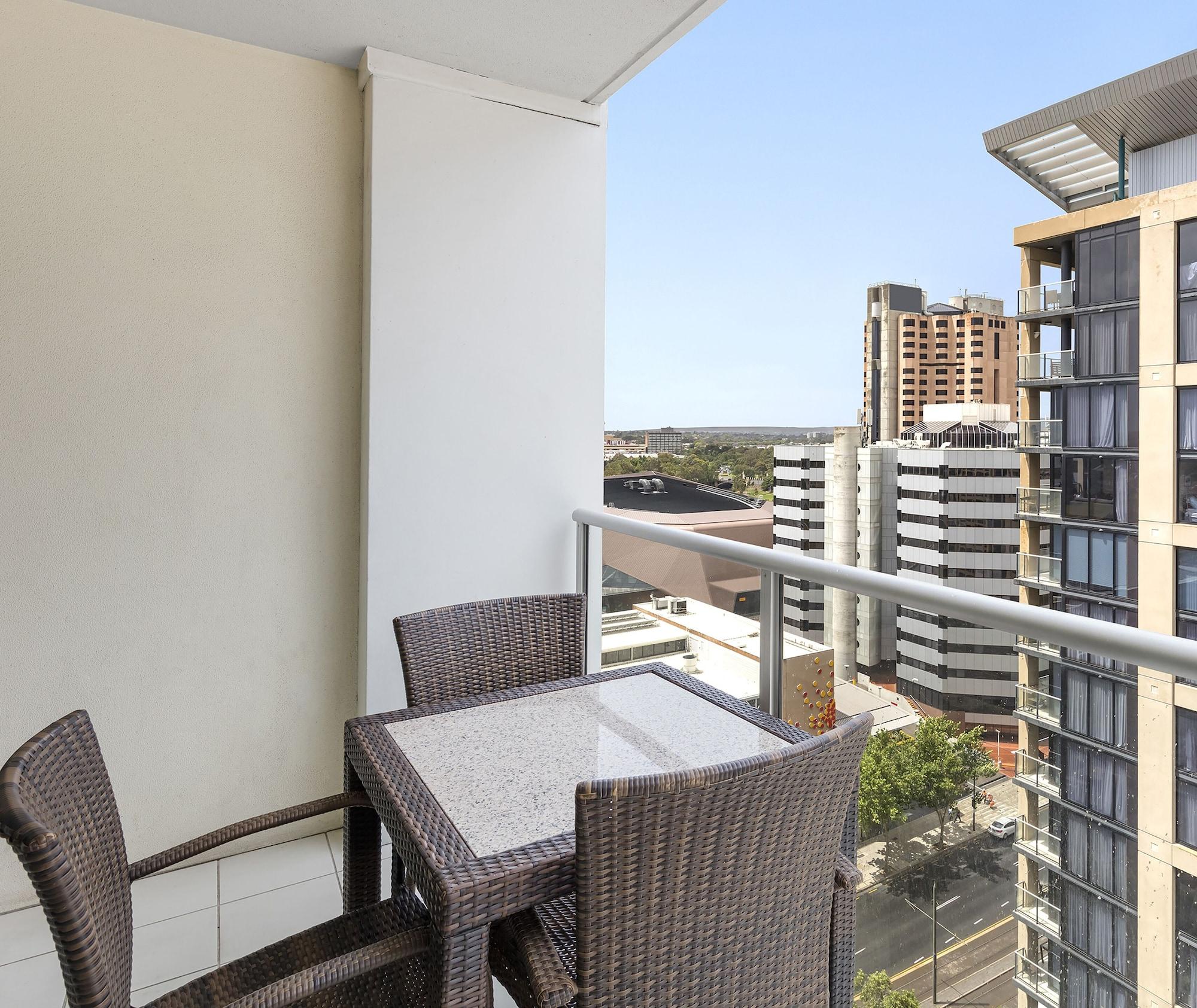 Oaks Adelaide Embassy Suites 外观 照片