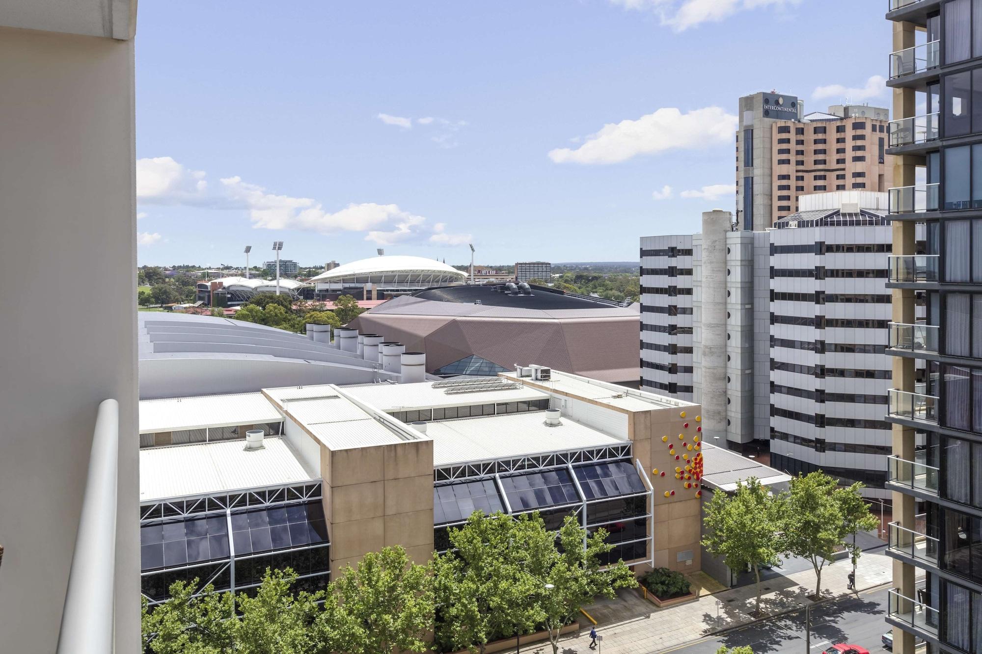 Oaks Adelaide Embassy Suites 外观 照片