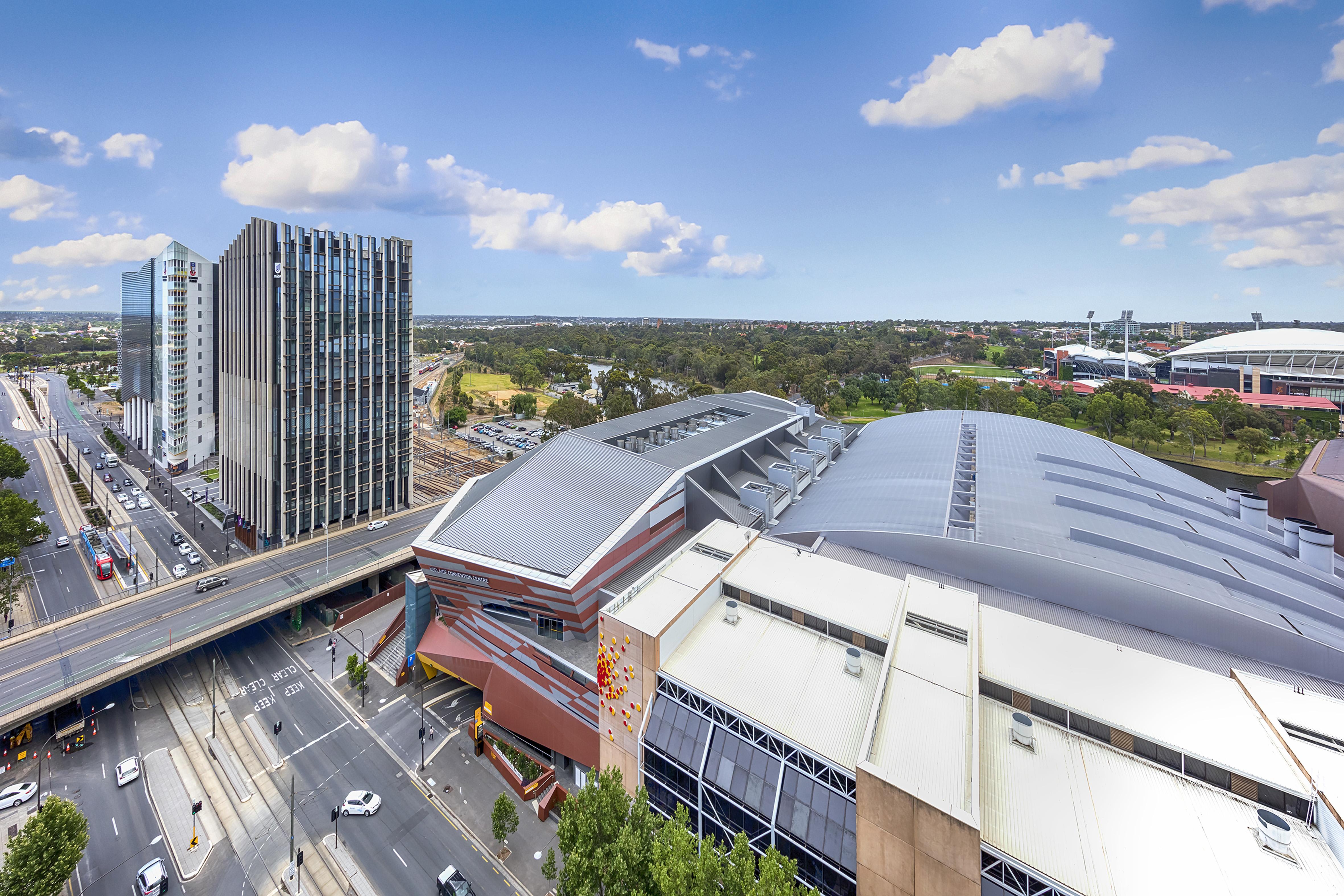Oaks Adelaide Embassy Suites 外观 照片