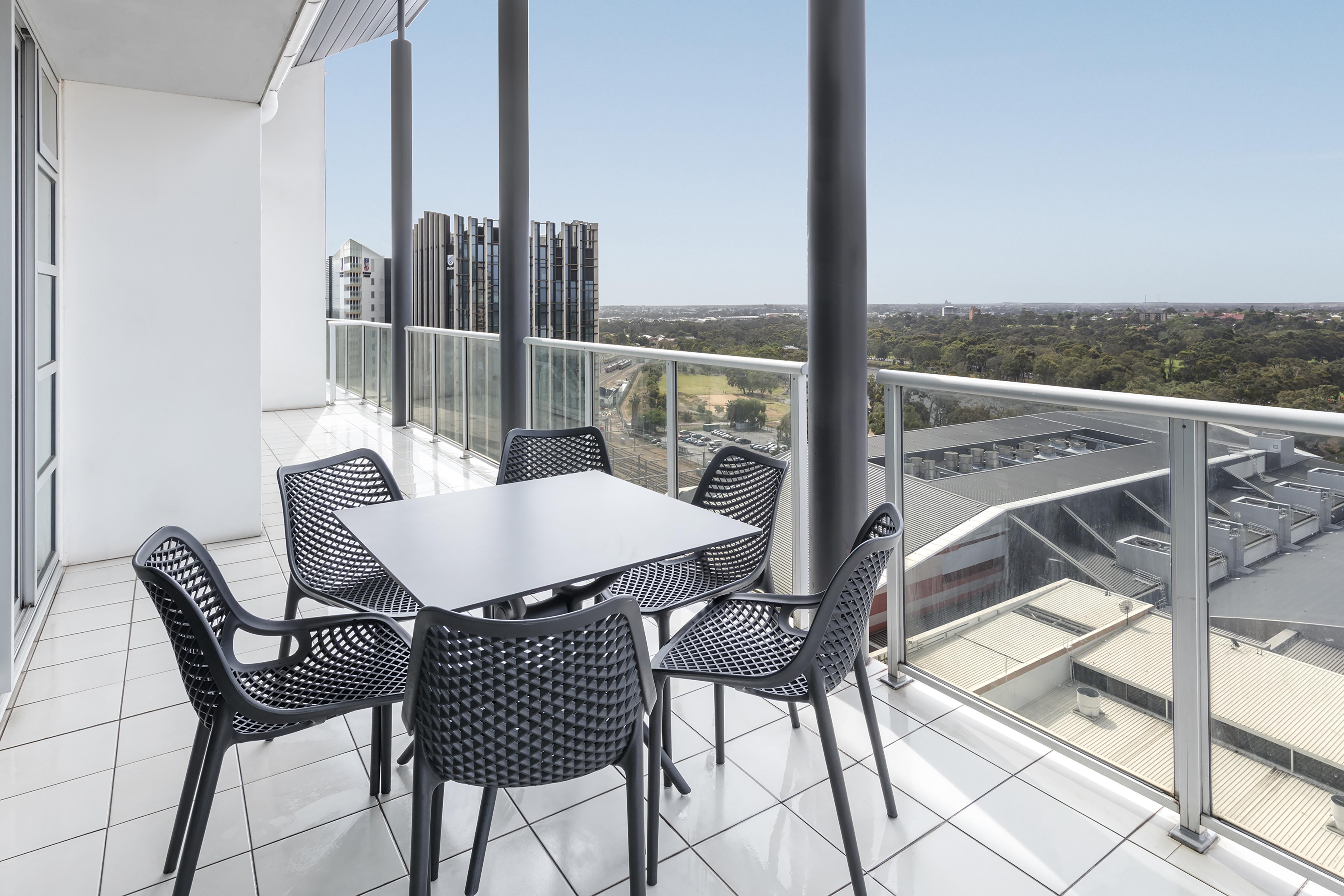 Oaks Adelaide Embassy Suites 外观 照片