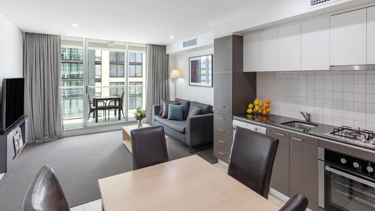 Oaks Adelaide Embassy Suites 外观 照片