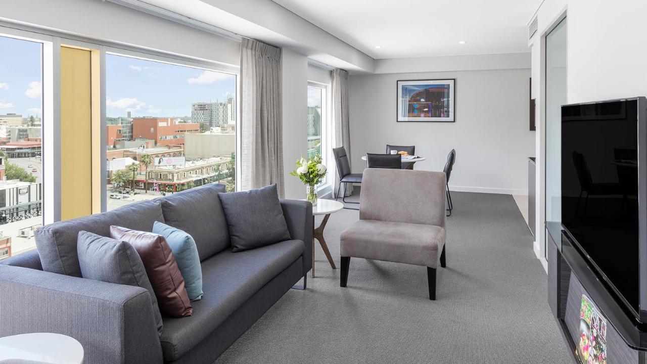 Oaks Adelaide Embassy Suites 外观 照片