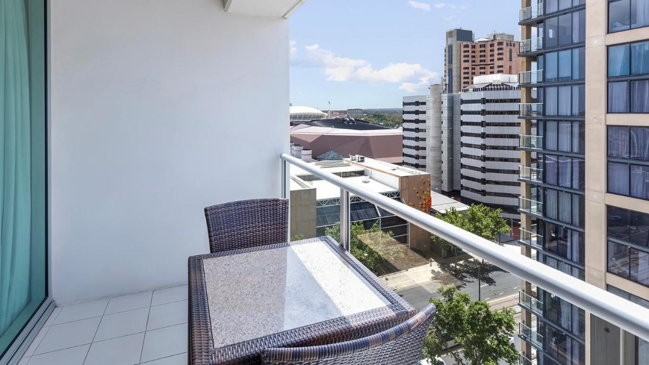 Oaks Adelaide Embassy Suites 外观 照片