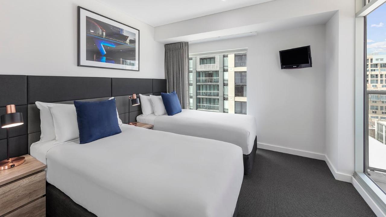 Oaks Adelaide Embassy Suites 外观 照片