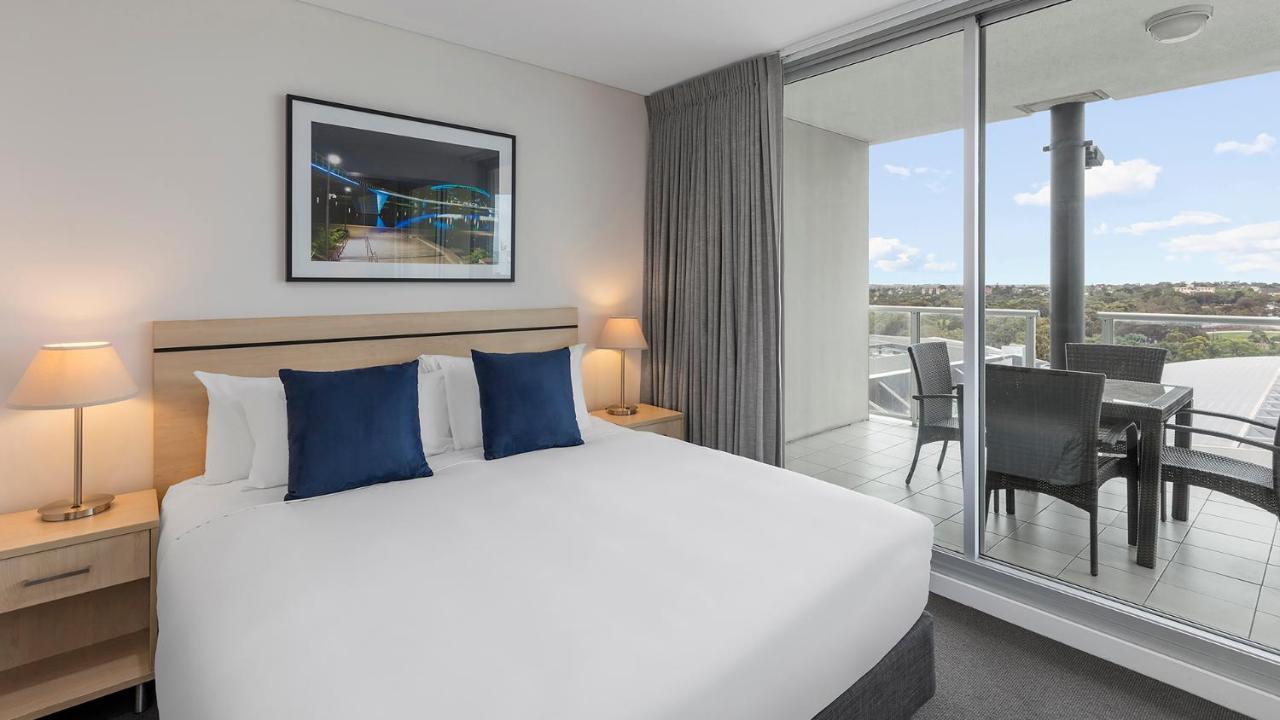 Oaks Adelaide Embassy Suites 外观 照片